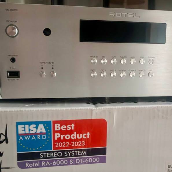 Amplificateur Hi-Fi stéréo haut de gamme - Occasion